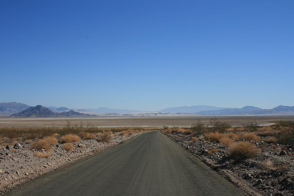 20081020 calico zzyzx 088.jpg - Zzyzx - The road to Zzyzx